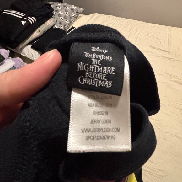 🎃 The Nightmare Before Christmas Long Sleeve Graphic Tee 👻 - Picture 3 of 4